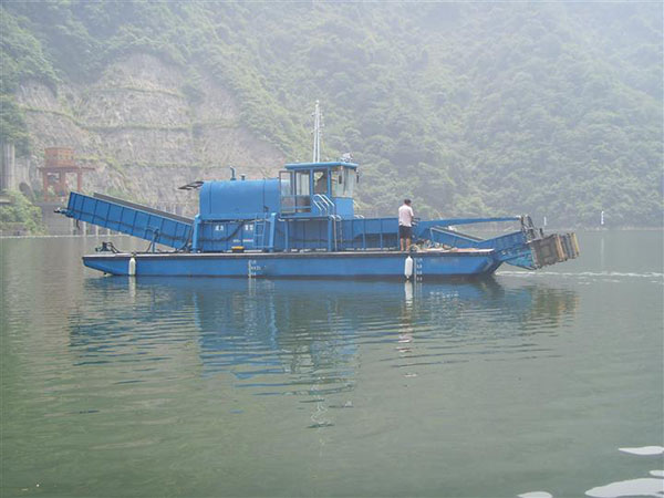 水庫清漂船